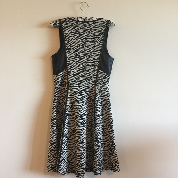 Jessica Simpson | Zebra Print Dress | Small - Picture 3 of 4